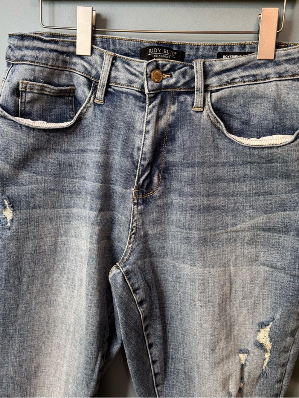 Judy Blue Boyfriend Fit Distressed Raw Hem Jeans. Size 16W (actual 31x33) - Picture 4 of 13